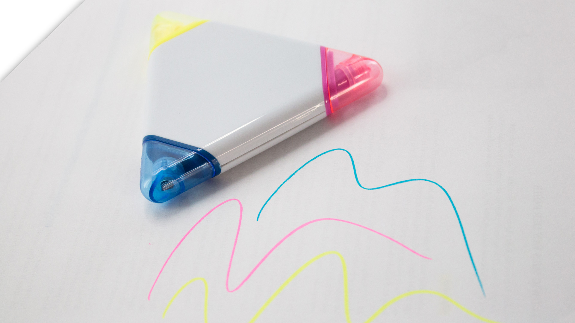Marcador Trico Fluorescente de 3 Cores com Corpo Triangular para Personalizar